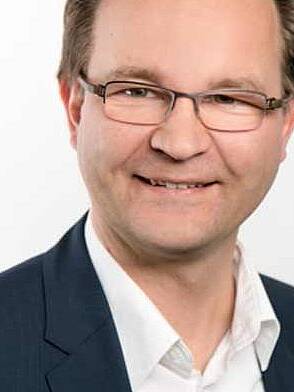 Foto steuerberater kundenstimmen markus schmetz lexoffice rechnungsprogramm buchhaltungssoftware 1 523x392 c center